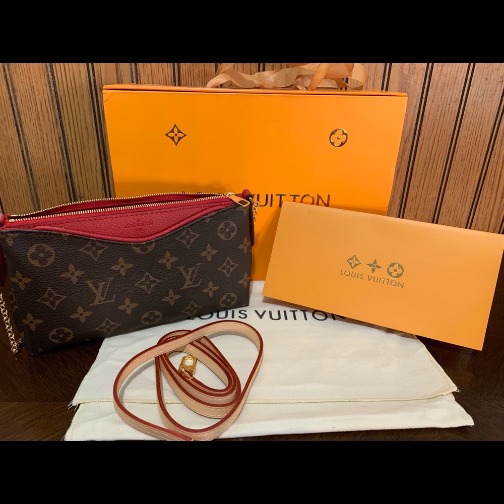 Louis Vuitton Clutch